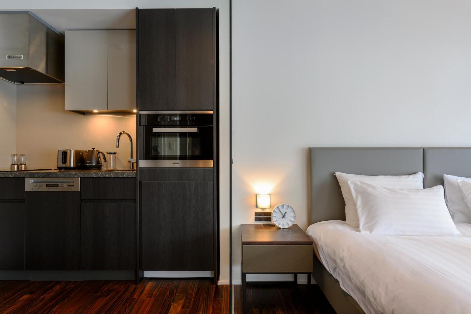 Hinzan Aparthotel คุตชาน ภายนอก รูปภาพ