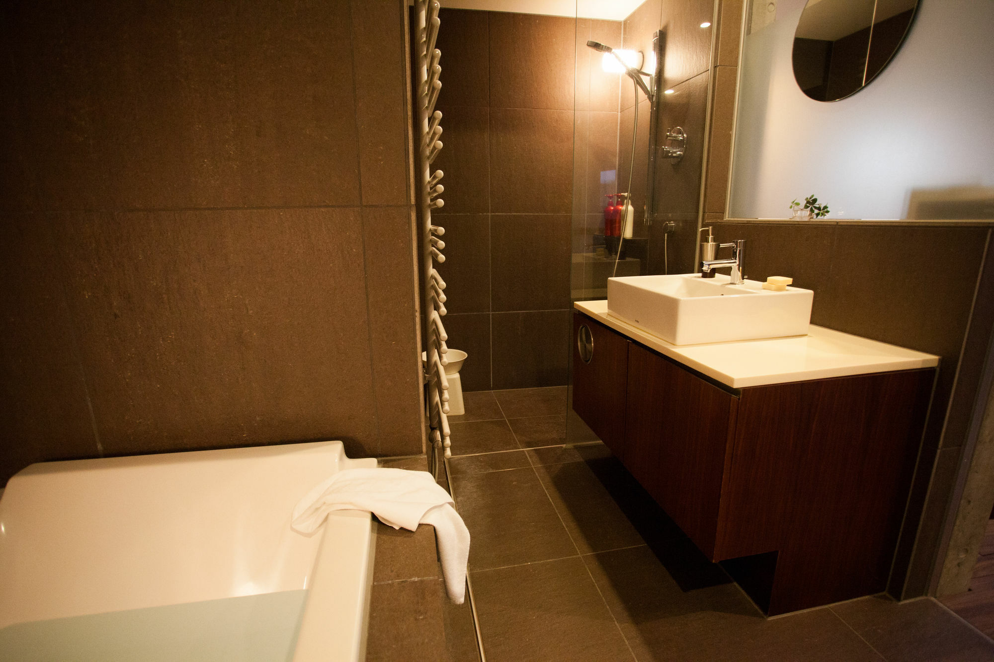 Hinzan Aparthotel คุตชาน ภายนอก รูปภาพ